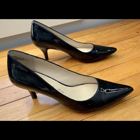 Shiny Black Patent Leather High Heels ANNE KLEIN 2.5” Pumps Size 6.5M - Picture 2 of 7